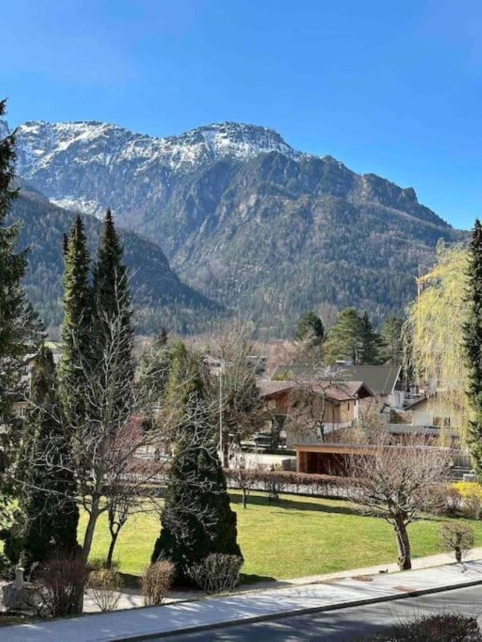 4 Mit Balkon Und Bergblick